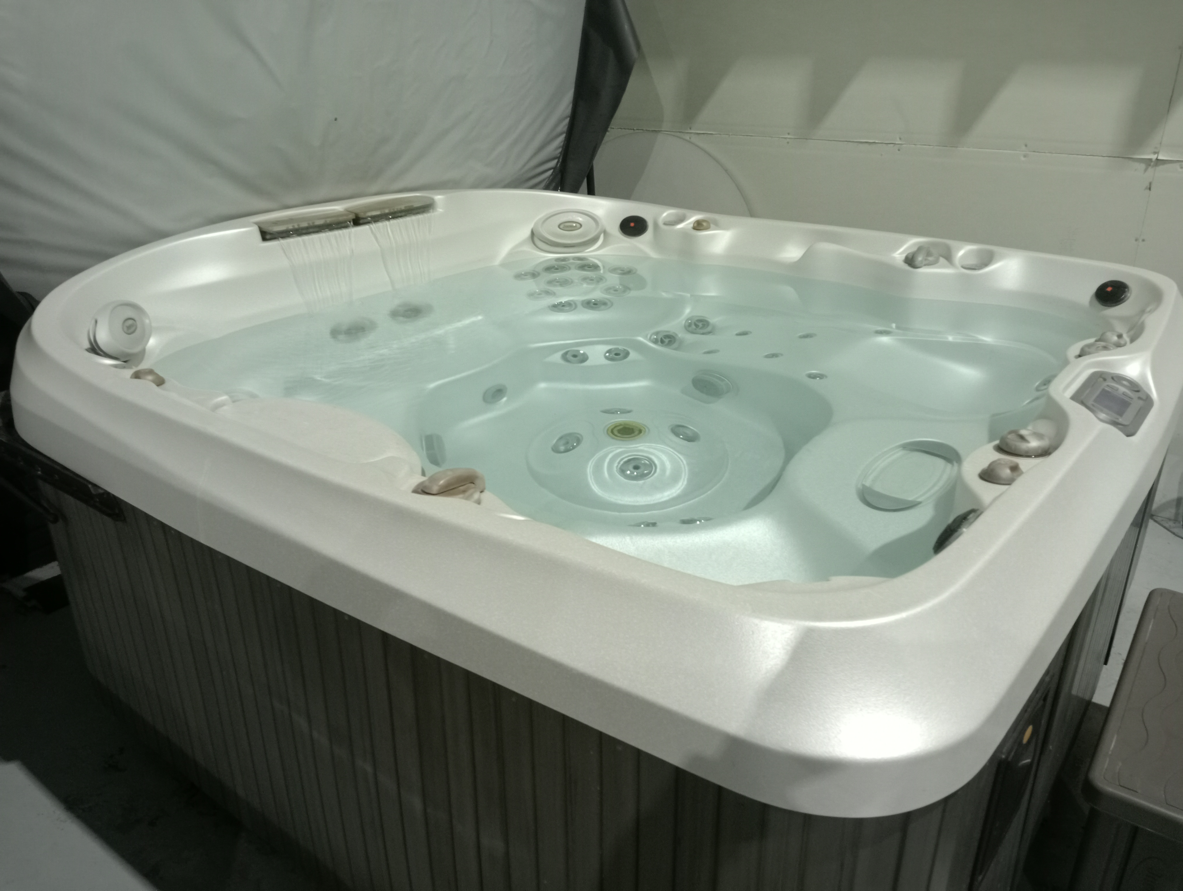 Jacuzzi J480 Spa